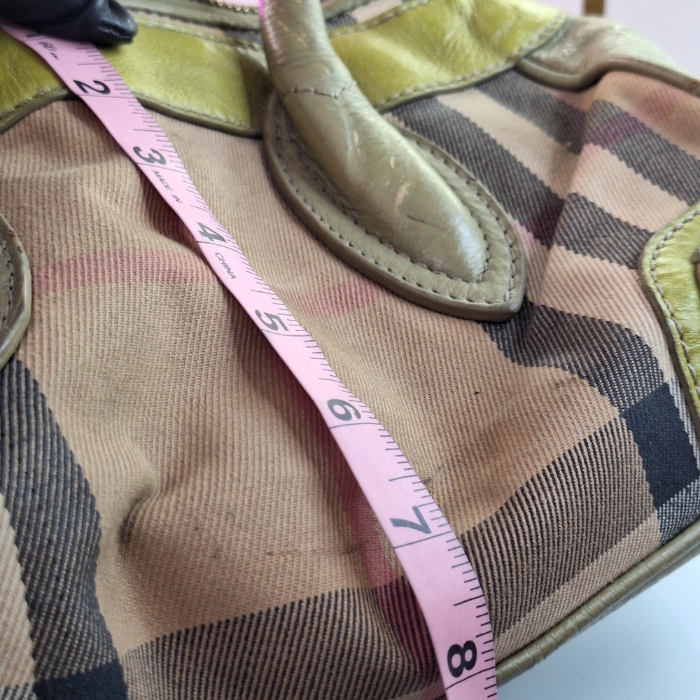 Burberry porsum Beige and Green Women's Bag - Picture 12 of 13